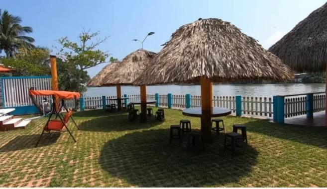 Hotel La Cueva Del Pirata Casitas Extérieur photo
